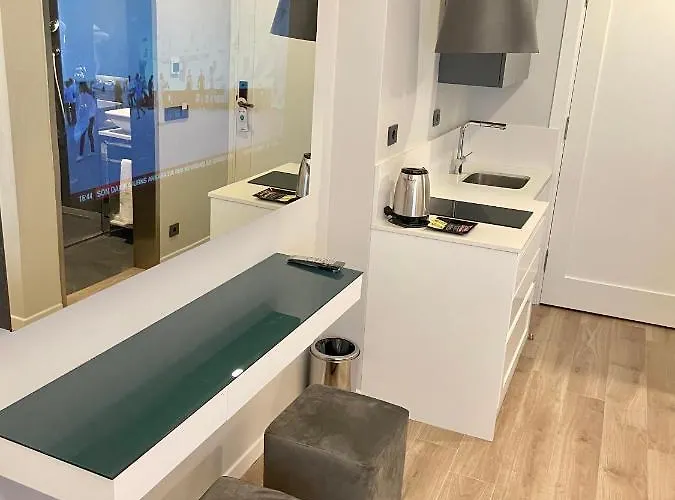 Riva Alsancak アパートホテル *