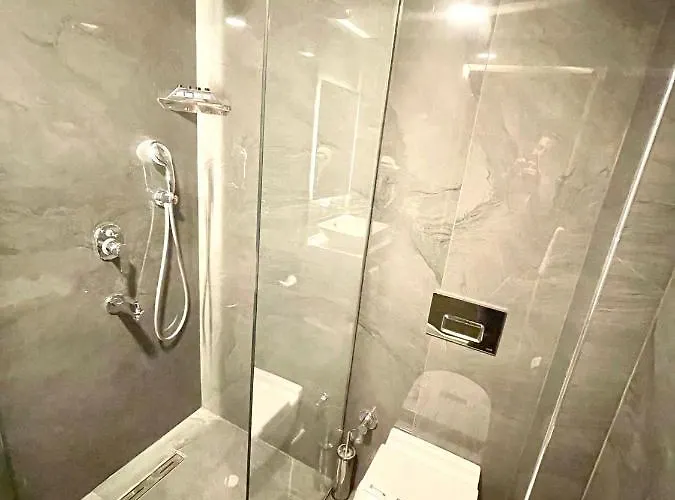 Riva Alsancak アパートホテル イズミル