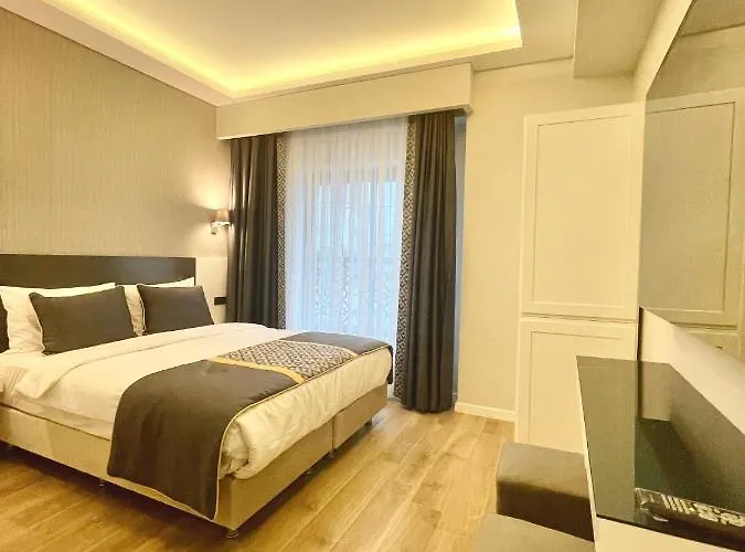 Riva Alsancak アパートホテル イズミル