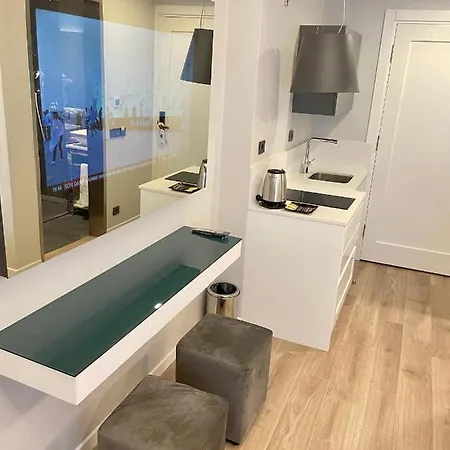 Riva Alsancak Ξενοδοχείο με διαμερίσματα *